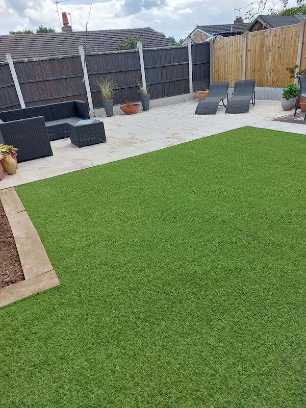 Lunar 20mm Artificial Grass - Image 5 of 19